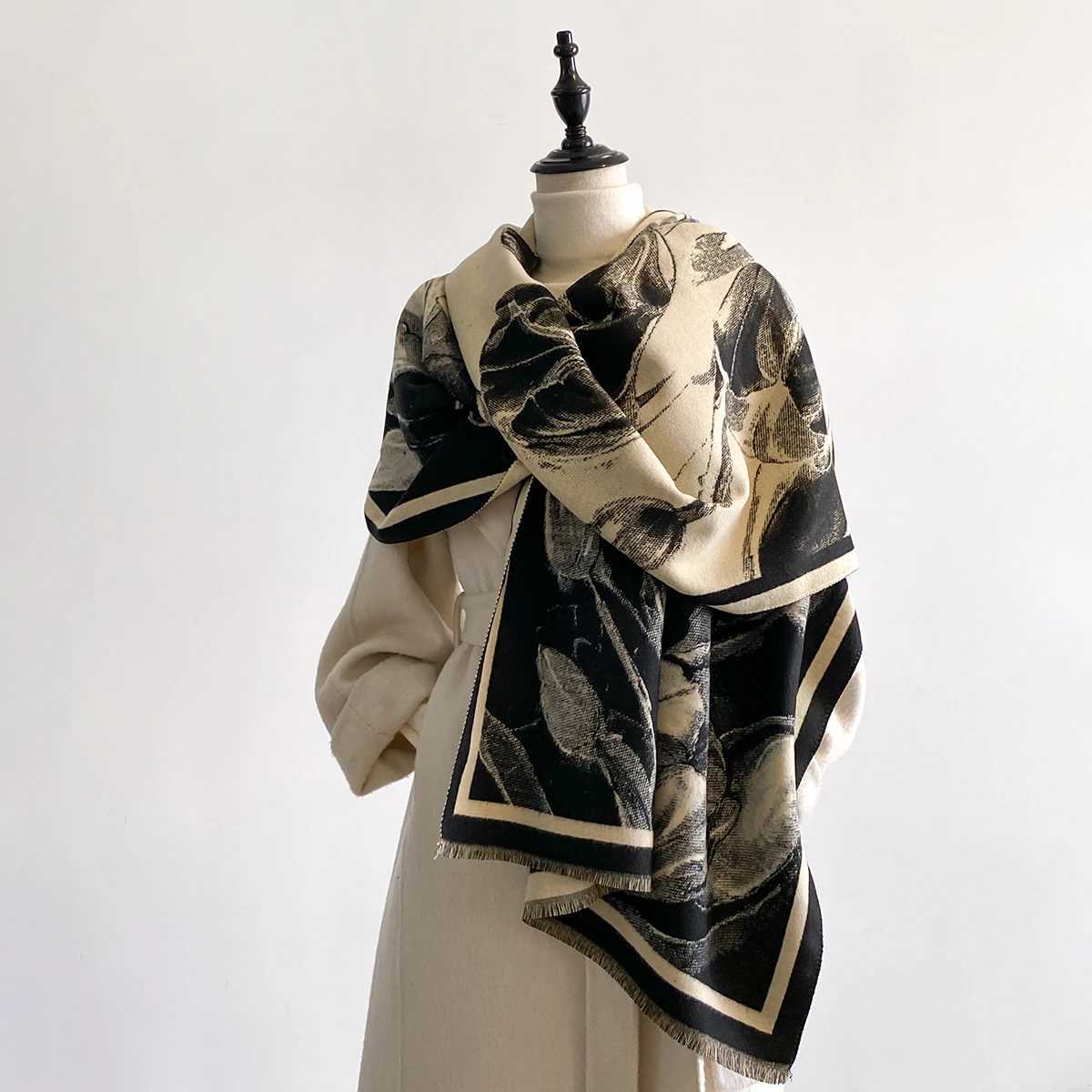 Luxury Luxury Winter Thicken Wrap Shawl Womens Imitation Cashmere Jacquard Scarf High Quality Two-Sided Pashmi Ladies Brand New Design Y251115