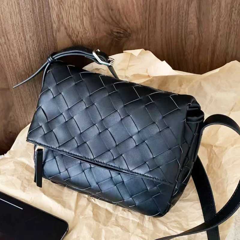Korean Casual Box Message Bags For Women Luxury Designer Handbag And Purses 2025 New In PU Cross Weaving Small Underarm ShoulderW251115