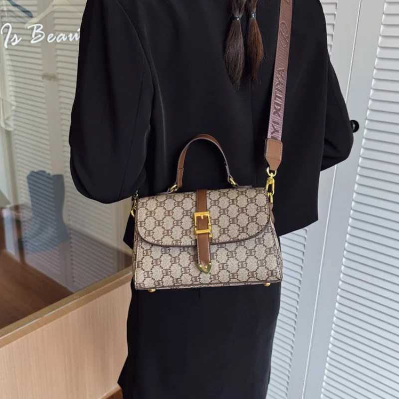 Classic Designer Paris Inspired Women Tote Bag Luxury Leather Handbag Elegant FashionW251115