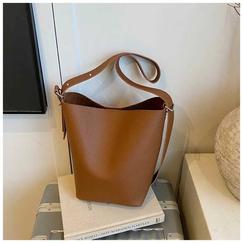 Popular Classic High-End Leather Womens Crossbody Bag Luxury Brand Fashionable Elegant Exceptional Craft Daily BagW251115
