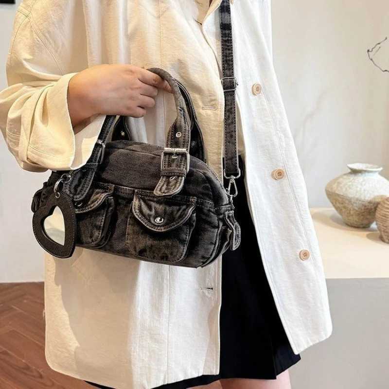 Elegant Women Messenger Bag Crafted From Fine Leather Boasting Popular Elegant Color And Easy-Clean MaterialW251115