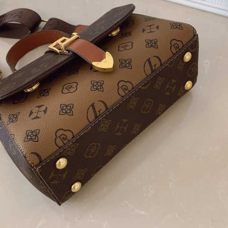 Classic Designer Paris Inspired Women Tote Bag Luxury Leather Handbag Elegant FashionW251115