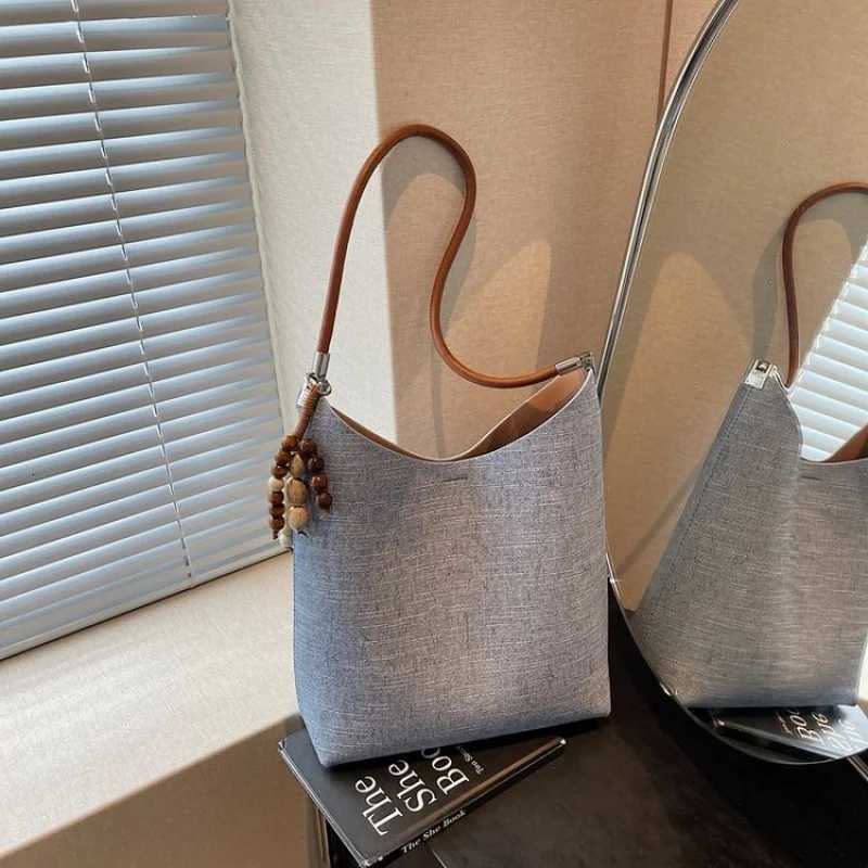 Modern-elegant 2025 New Ladies Luxury Brand Leather Tote Bag Famous Designer Casual Popular ElegantW251115