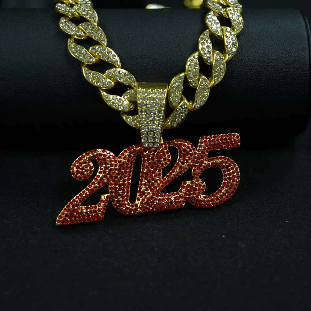 DHcollection New Arrival Sier Gold 2025 Letter Pendant and Iced Out Bg Rhie Hip Hop Cuban k Chain Necklace