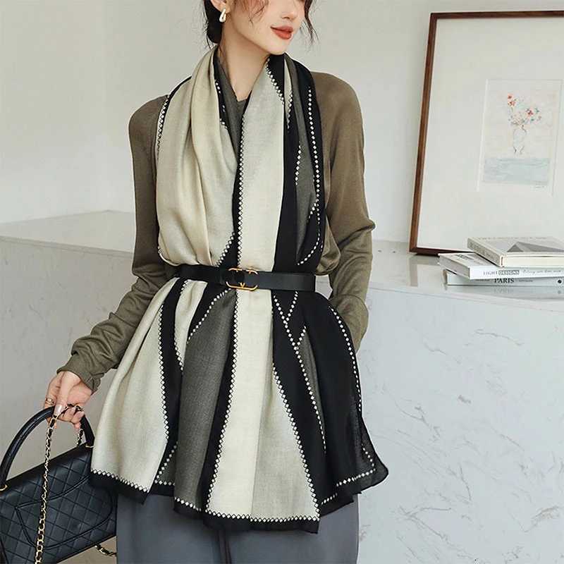 Luxury Fashion Printed Stripe Geometry Shawl Cotton Viscose Scarf Women Outdoor Sunscreen Muffler Hijab 18283cm Y251115