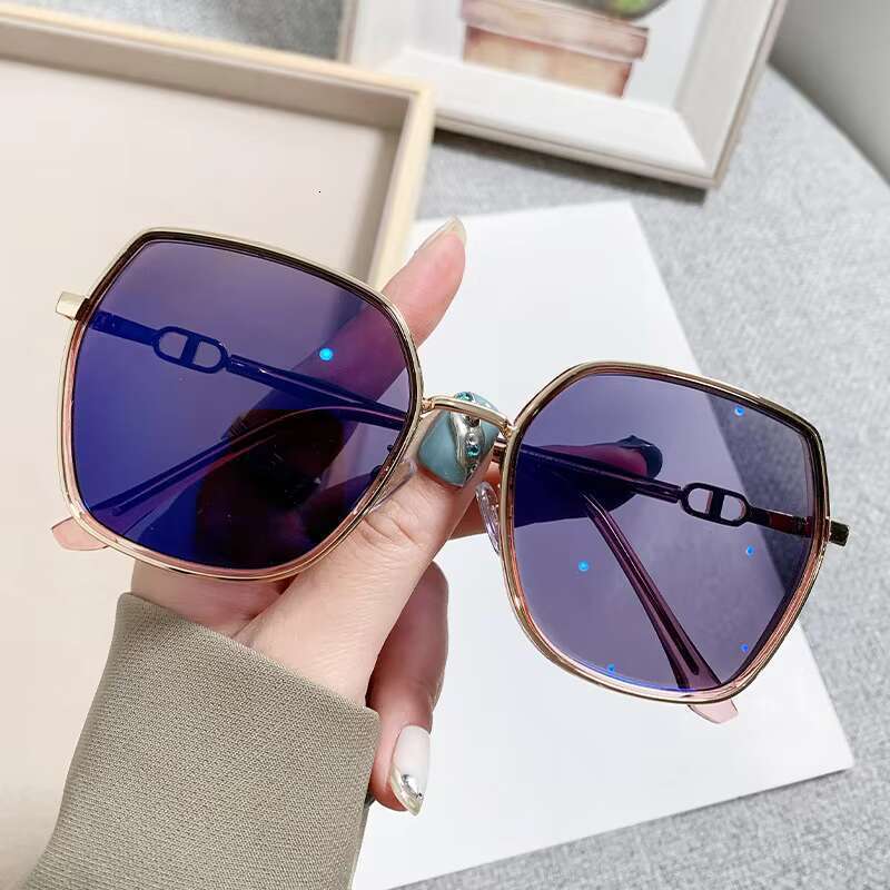 2025 Big Size Bg Moissanite Gold Tawny Photogray Trendy Sunglasses Rectangle Changing Photochromic Glasses for Women