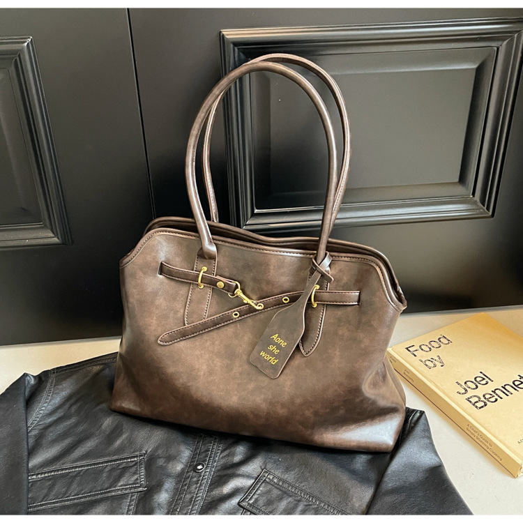 designer bag new Retro hand-held commuter bag, women's bag simple underarm bag high-end sense large capacity single shoulder bag