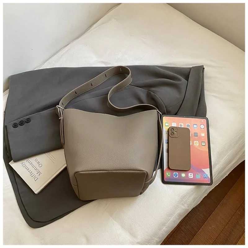 Popular Classic High-End Leather Womens Crossbody Bag Luxury Brand Fashionable Elegant Exceptional Craft Daily BagW251115