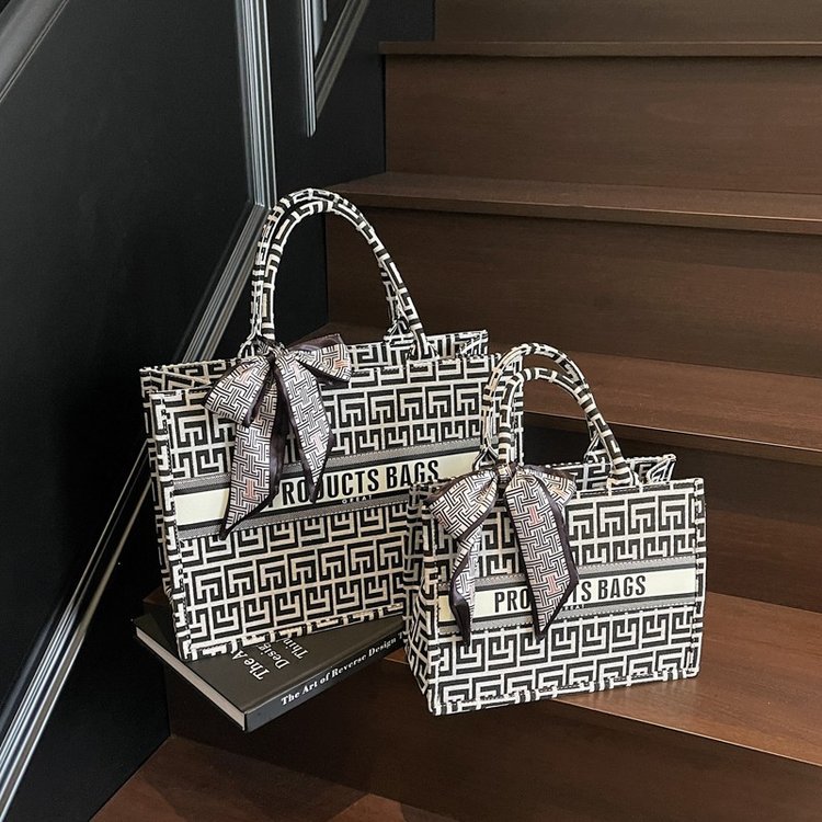 2025 hot new Free shipping designer bags Shoulder totes Bags For womans Summer new fashionable handbag with large capacity single shoulder diagonal cr