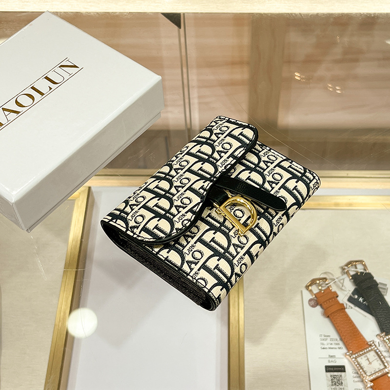 Free shipping 2025 new hot designer women's bag Fashion handbag purse Fashion casual card bag women's bag