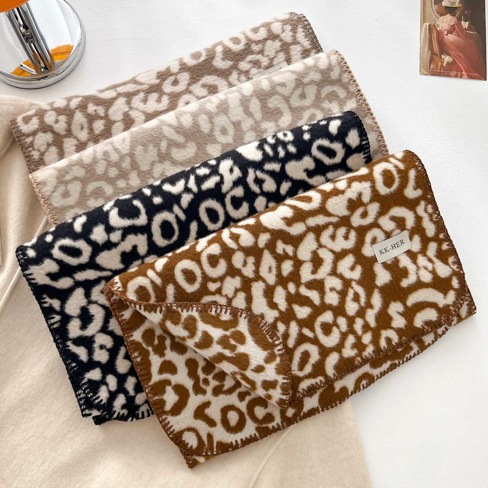 Luxury Luxury Leopard Print Cashmere Shawl Scarf for Women Warm Winter Travel Pashmina Blanket Wrap Female Fashion Poncho Bufanda Y251115