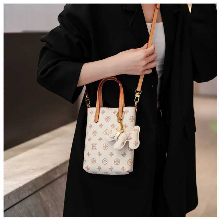 High-Quality Womens Leather Crossbody Bag From Famous Designer Luxury Brand Popular Classic Elegant Handbag for Stylish LadiesW251115