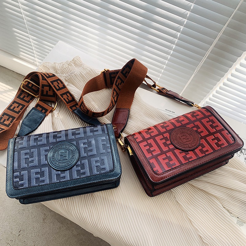 Free shipping New women's bag Crossbody bag Small square bag niche design Women's fashion handbag trend Fashion in many colors