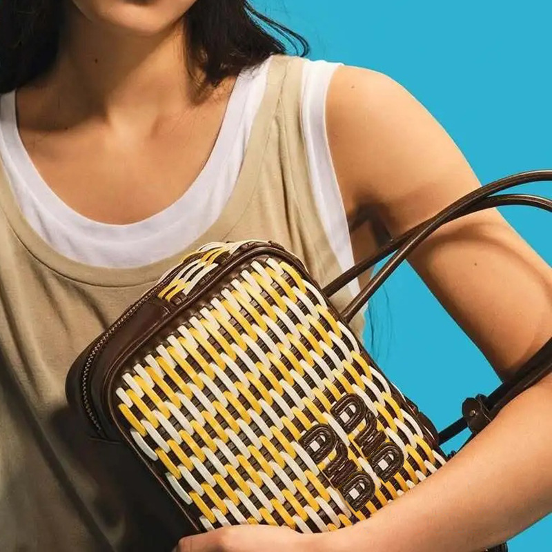designer bag 2025 new All-match woven shoulder handbag underarm bag rope-woven briefcase tote bag resort style