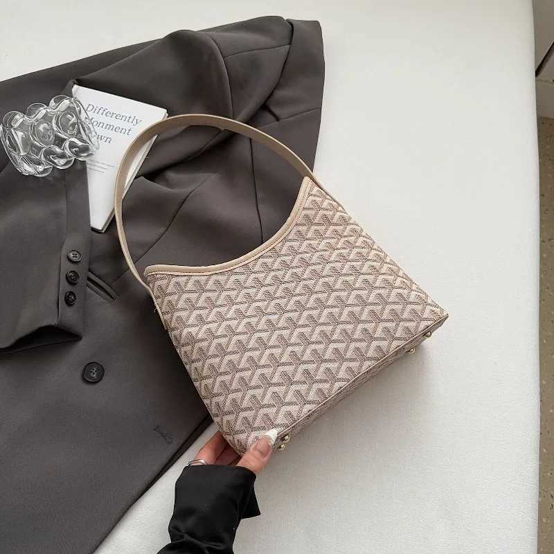 Korean Style Tote Bag for Women Puffed Goose Teeth Quilted Shoulder Bag Large Capacity Underarm Commuter BagW251115