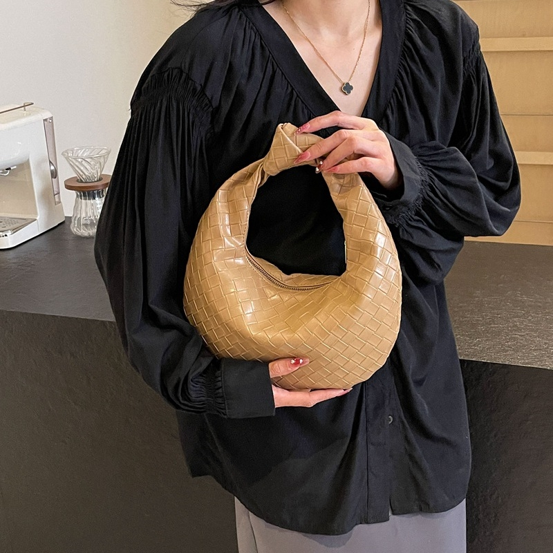 Designer free shipping designers bags for womens ladies 2025 New Woven Versatile Circular Single Shoulder Underarm Bag fashionable