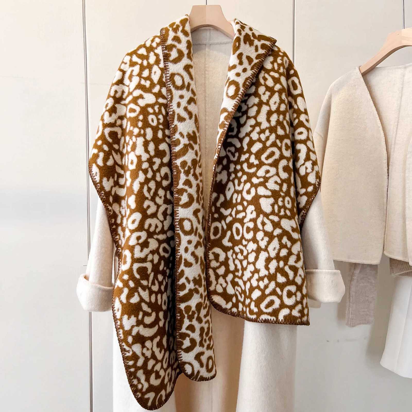 Luxury Luxury Leopard Print Cashmere Shawl Scarf for Women Warm Winter Travel Pashmina Blanket Wrap Female Fashion Poncho Bufanda Y251115