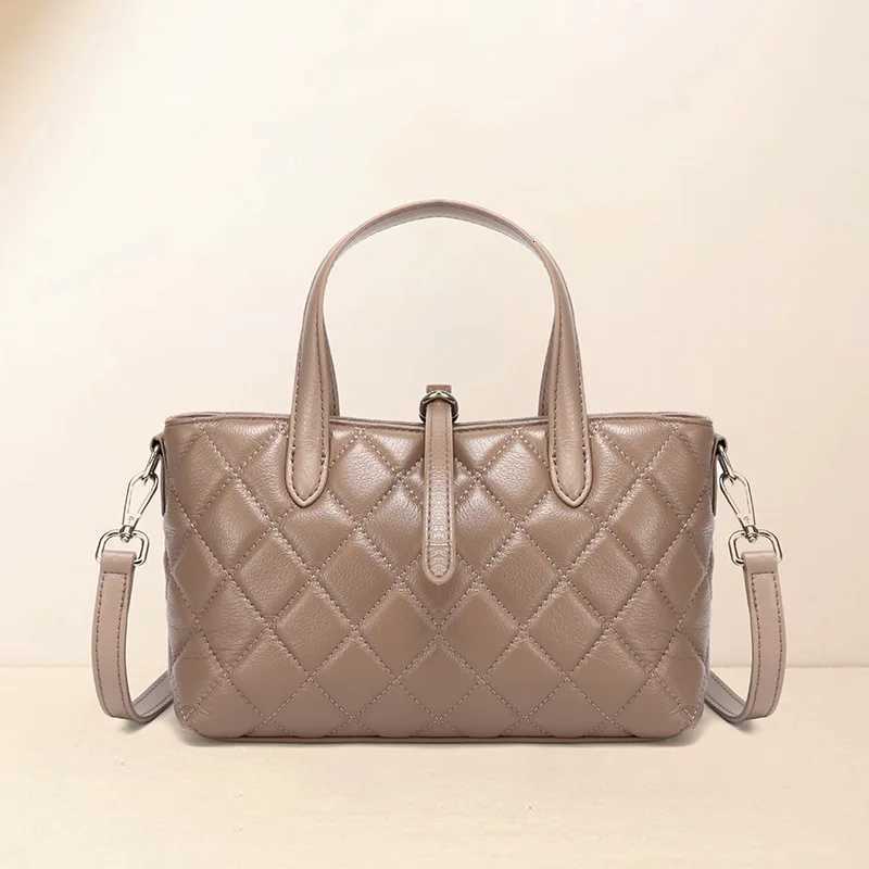 2025 New Genuine Leather Tote Bag for Women Natural Grain Shoulder Crossbody Designer Luxury Bag Large Capacity HandbagW251115