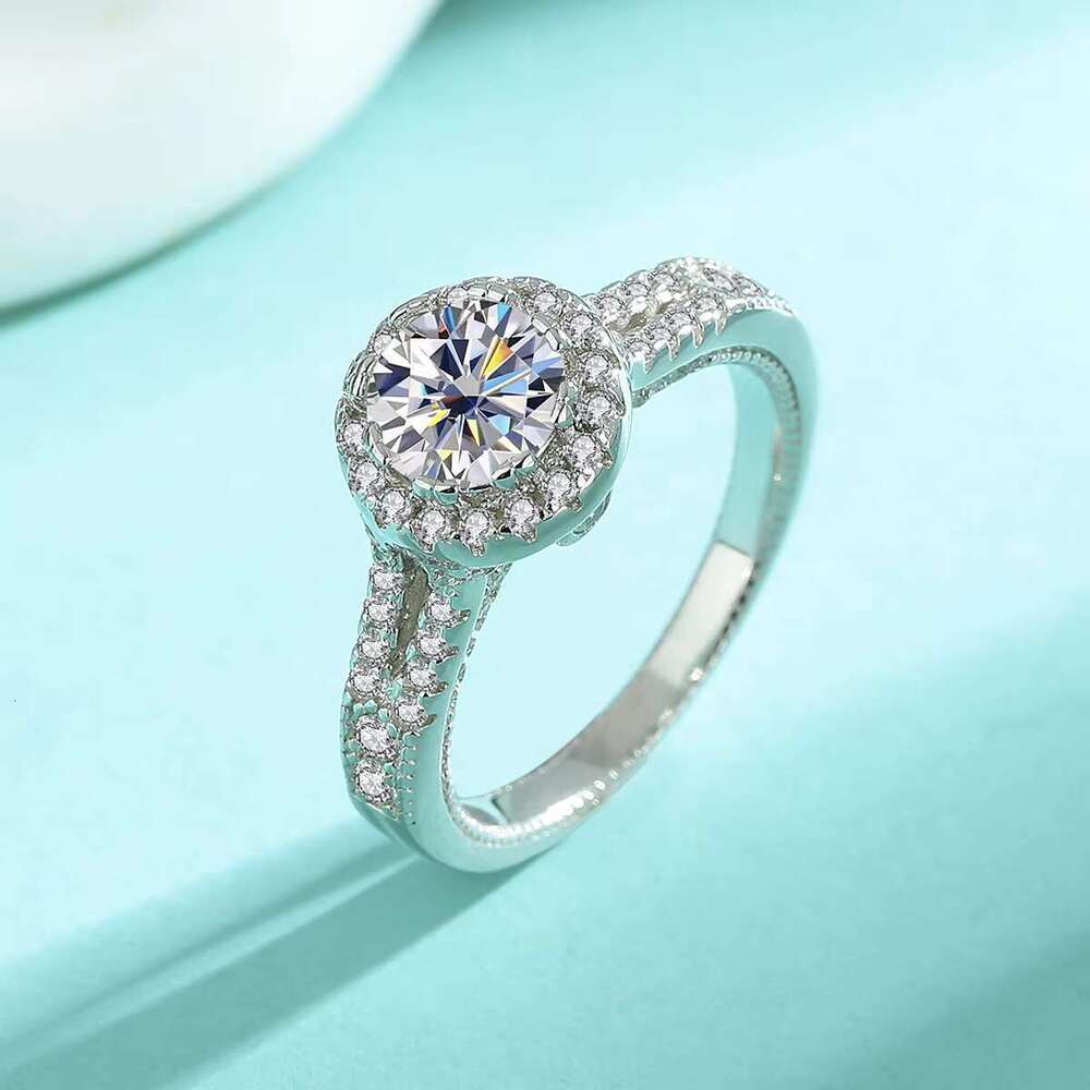 DHCollections Fashion Round Inlaid Dia 2 Cs Moissanite S Sterg Sier Wedding Proposal Gift Ring