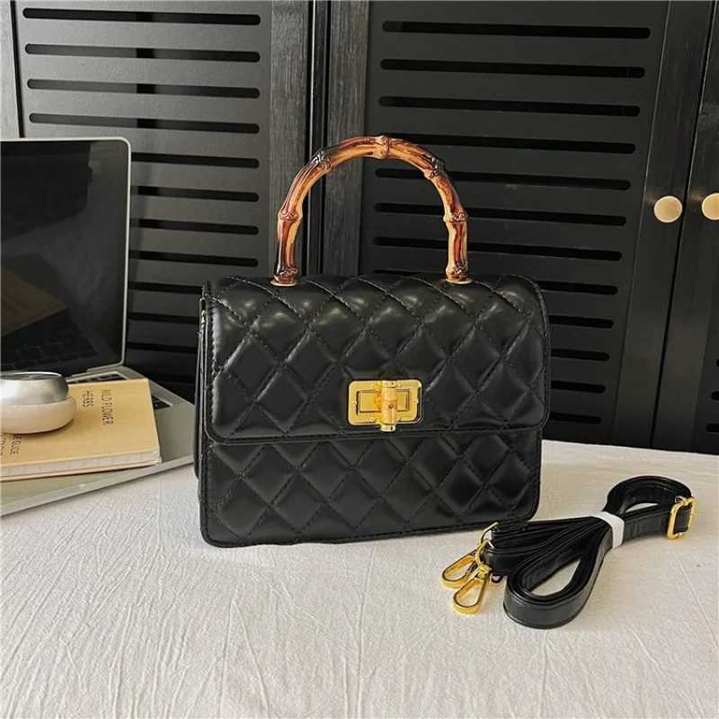 Luxury Brand Shoulder Bag In Genuine Leather For Ladies Classic Design With Multiple Pockets Ideal For Work Or Shopping TripsW251115