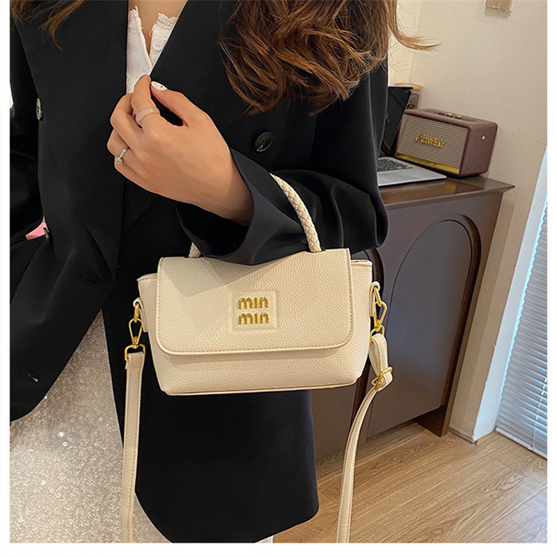 free shipping designer bag for womens 2025 New Handheld Shoulder Bag Commuter Bag Crossover Small Square Bag Luxury Fashionable for daily outfit