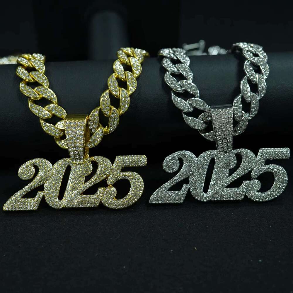DHcollection New Arrival Sier Gold 2025 Letter Pendant and Iced Out Bg Rhie Hip Hop Cuban k Chain Necklace