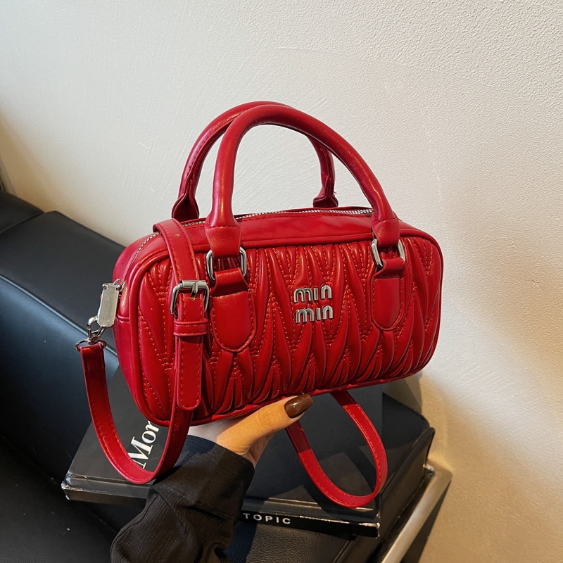 New spring and summer popular cross-body bagSenior sense of retro small bag women embroidered thread handbag
