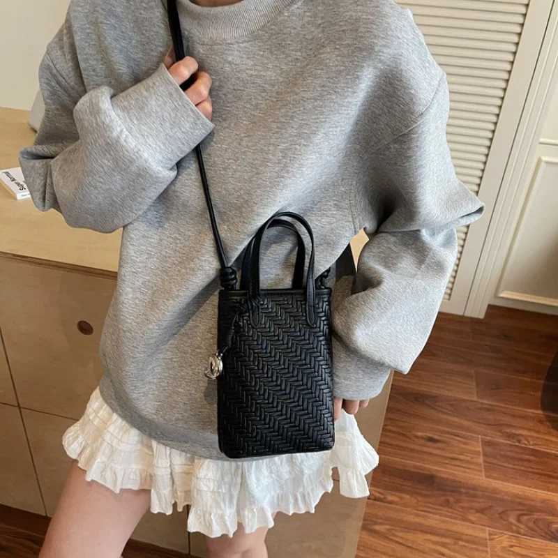 Famous Designer Leather Crossbody Bag For Women Adjustable Strap Elegant And Versatile StyleW251115