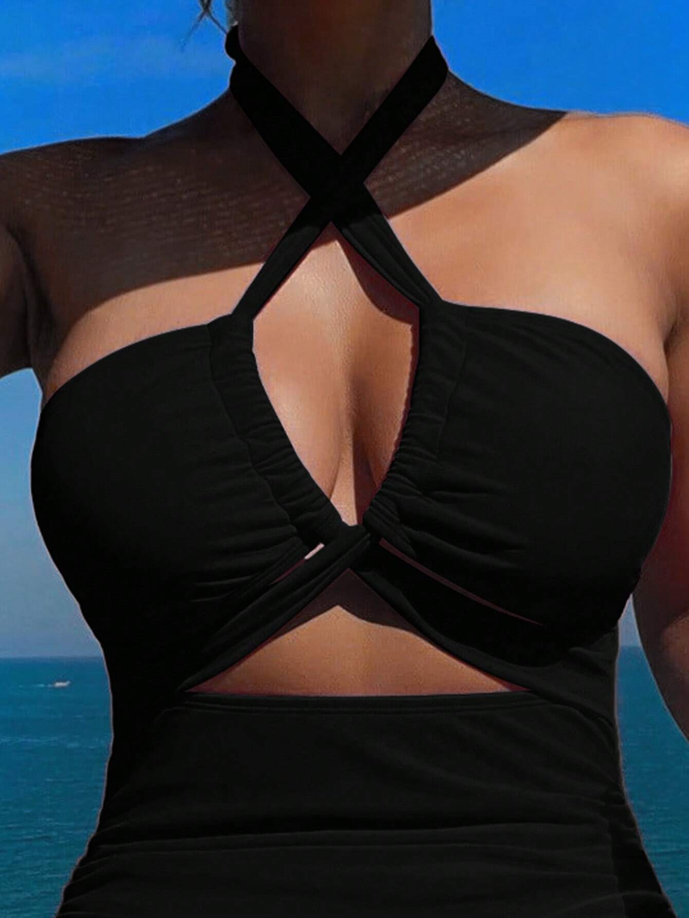 Women's One-piece Swimsuit Cross-neck Shoulder Strap The Detailed Design Shows off the Figure V-neck Sexy Swimsuit Set
