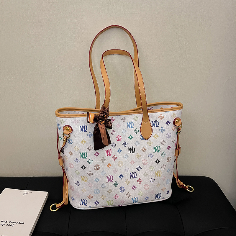 Free shipping bag Women's new fashion printed sweet commuter bag large capacity temperament shoulder bag 2025