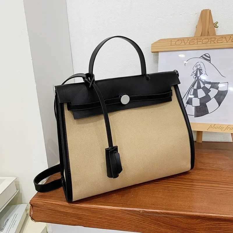 Luxury Unique Vintage Messenger Bag For Women With Large Capacity And Elegant Paris Fashion DesignW251115