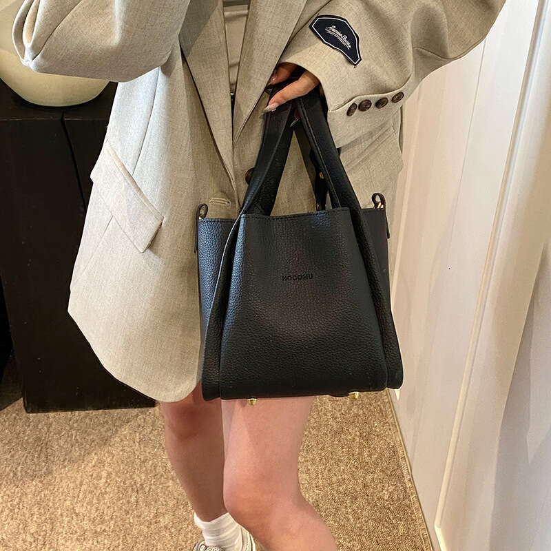 Female baozi mother 2025 winter new Korean version vegetable basket simple handbag soft leather shoulder diagonal cross bucket bag