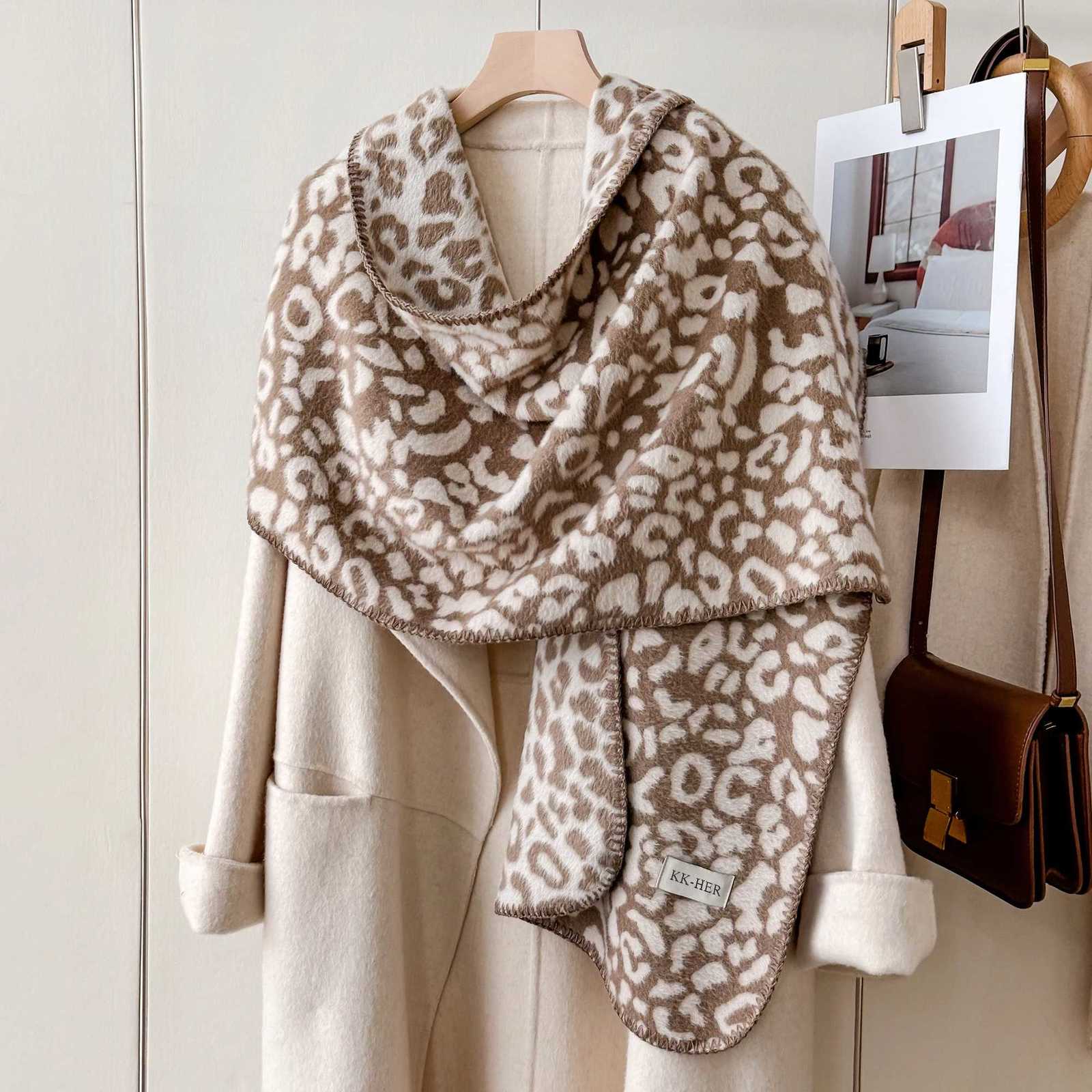 Luxury Luxury Leopard Print Cashmere Shawl Scarf for Women Warm Winter Travel Pashmina Blanket Wrap Female Fashion Poncho Bufanda Y251115