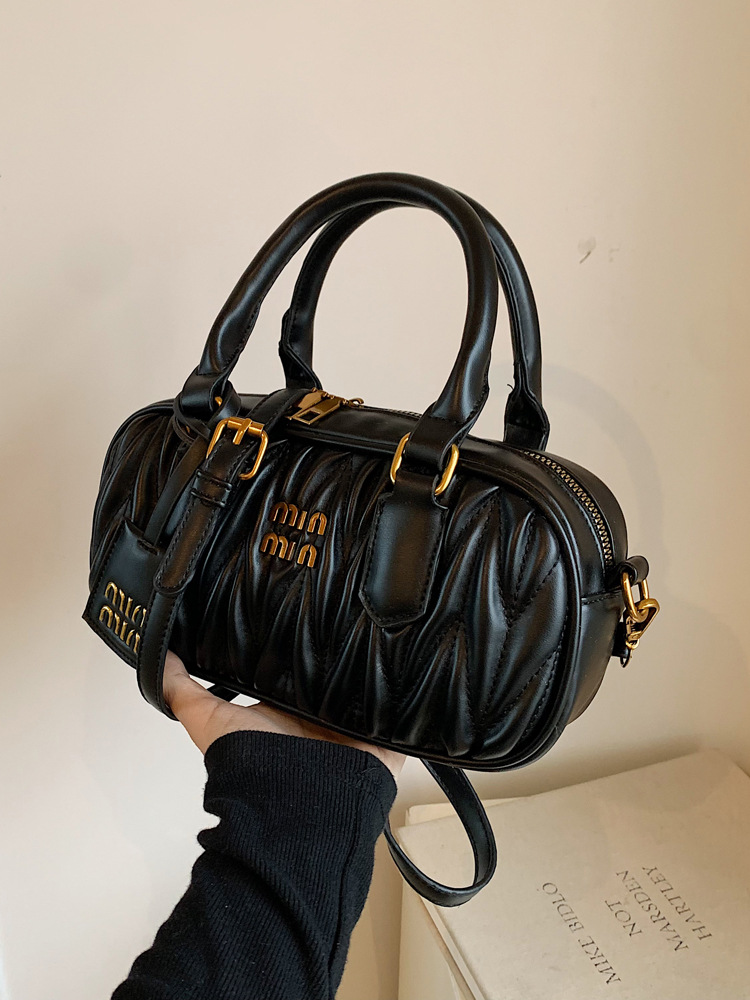 designer bag 2025 fashionable handbag for women Winter trendy fashion single-shoulder bag Simple and fashionable crossbody bag for women