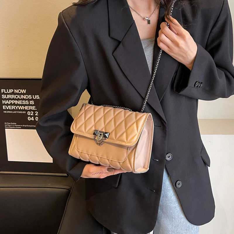 Diamond chain small square bag fashion new ladies shoulder bag simple Joker flip bag large capacity womens chain diagonal bagW251115