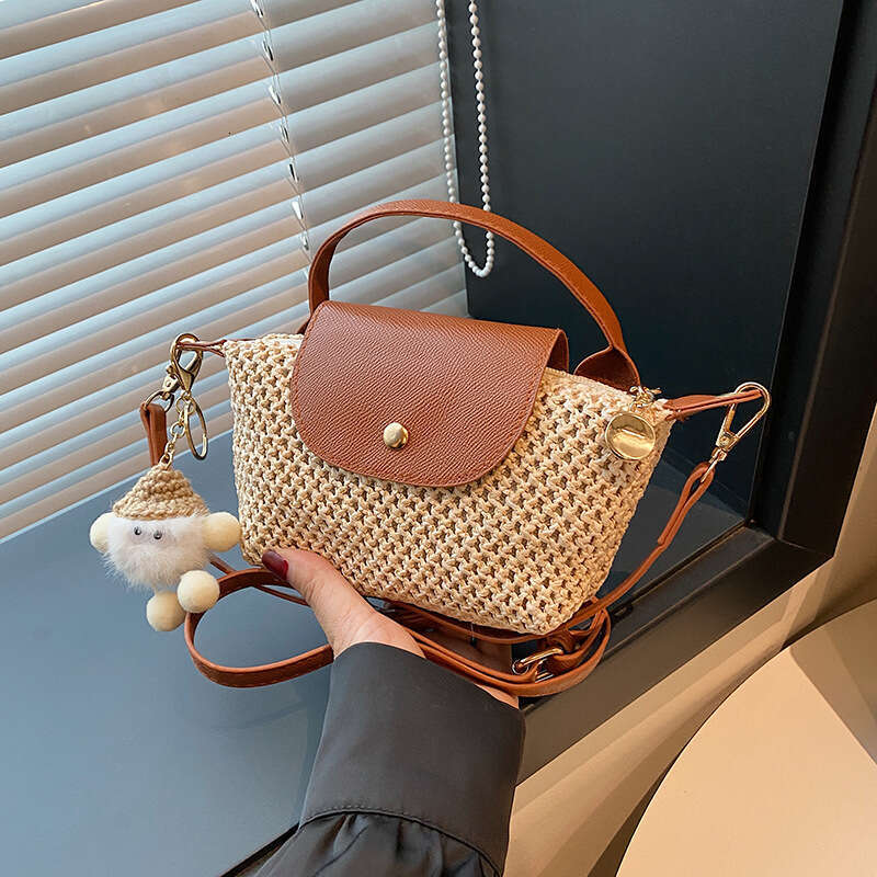 Handmade Beach Bag Summer Cover Splicing Handheld Mini Grass Woven Vacation Hairy Ball Beach Dumpling Bag Kq2