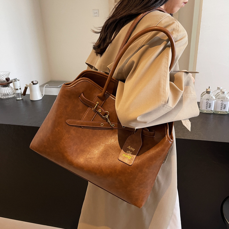designer bag new Retro hand-held commuter bag, women's bag simple underarm bag high-end sense large capacity single shoulder bag