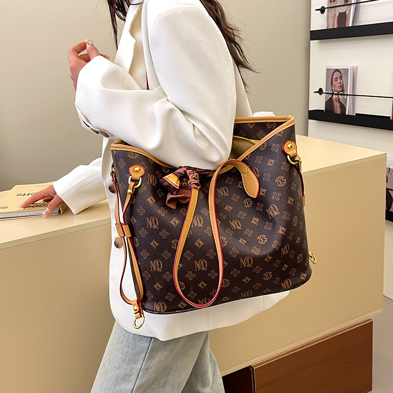 Free shipping bag Women's new fashion printed sweet commuter bag large capacity temperament shoulder bag 2025
