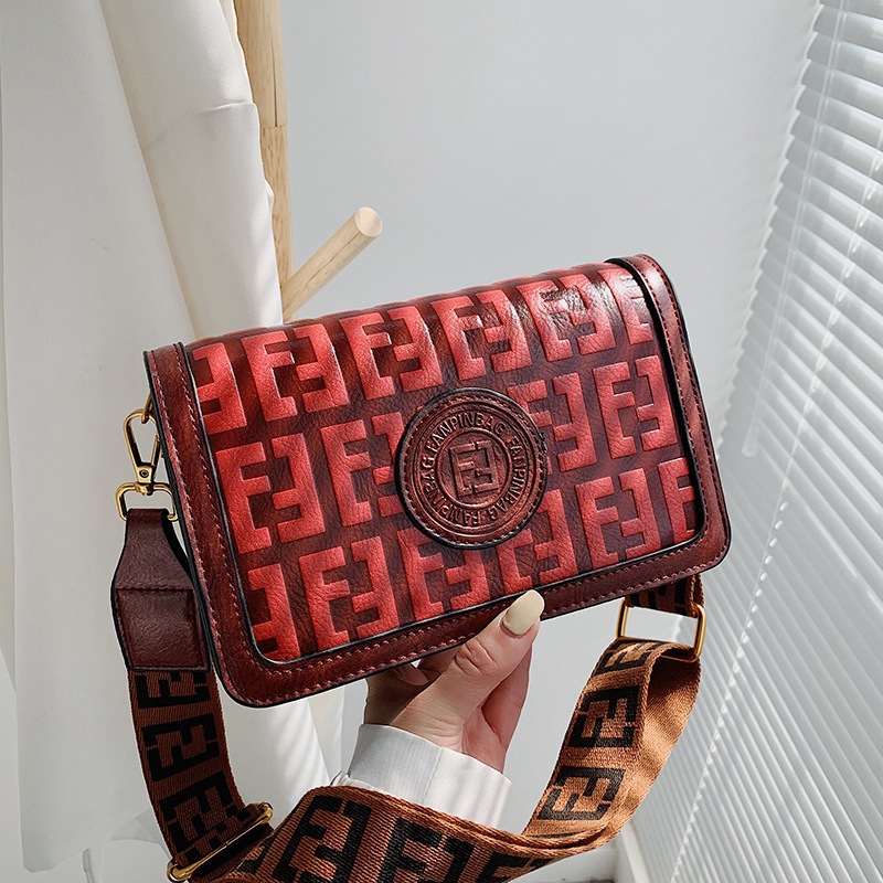 Free shipping New women's bag Crossbody bag Small square bag niche design Women's fashion handbag trend Fashion in many colors