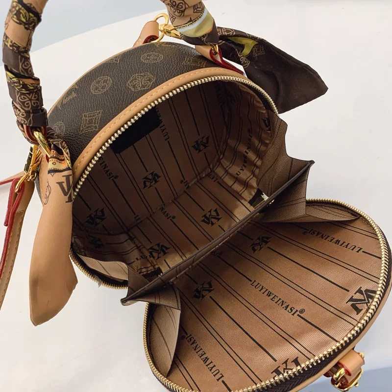 Chic Crossbody Bag For Women In Durable Leather Shoulder Handbags With Luxury Brand By Famous DesignerW251115