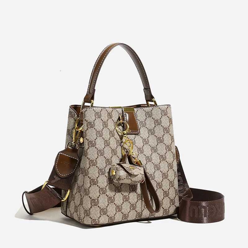 Luxury Brand Leather Handbags Women Tote Shoulder Bag Crossbody Messenger Famous Designer Popular Classic Elegant And FashionW251115