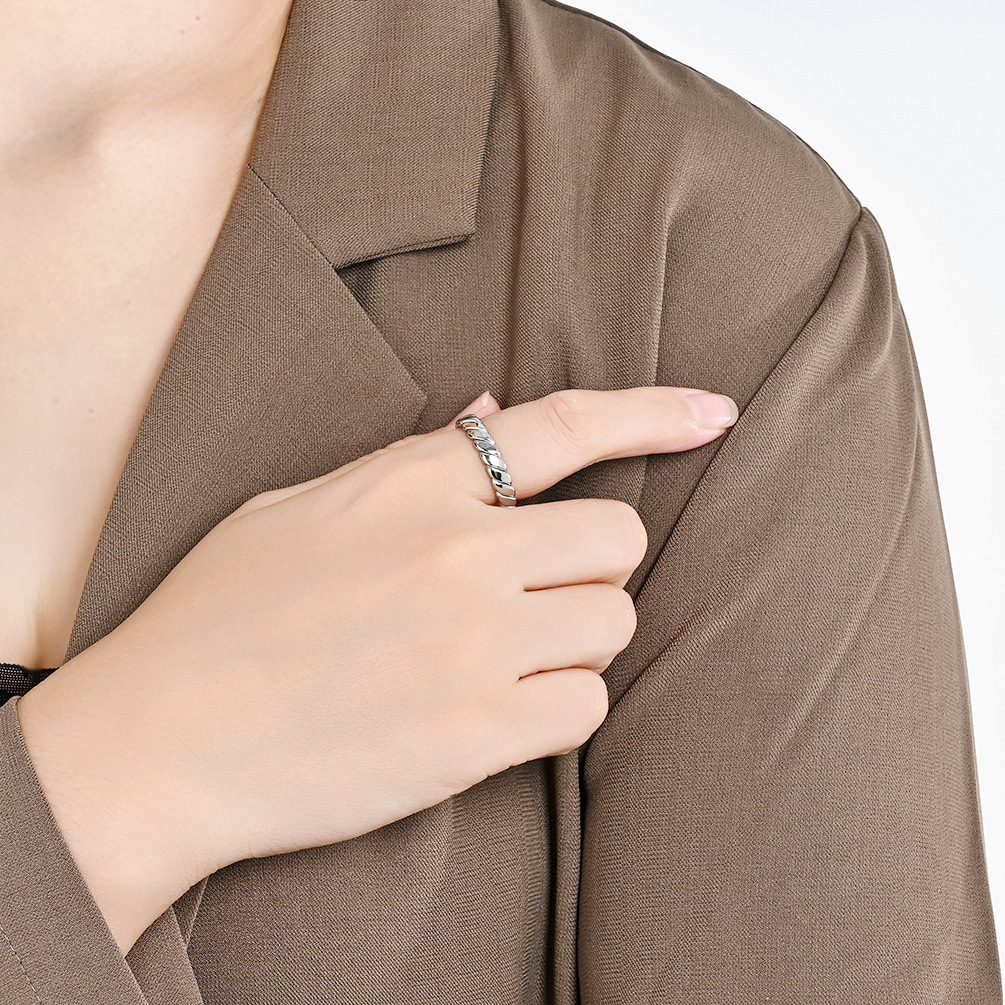 Light Luxury Women's Titanium Steel Ring with 18K Gold Plate - Unique Geometric Design