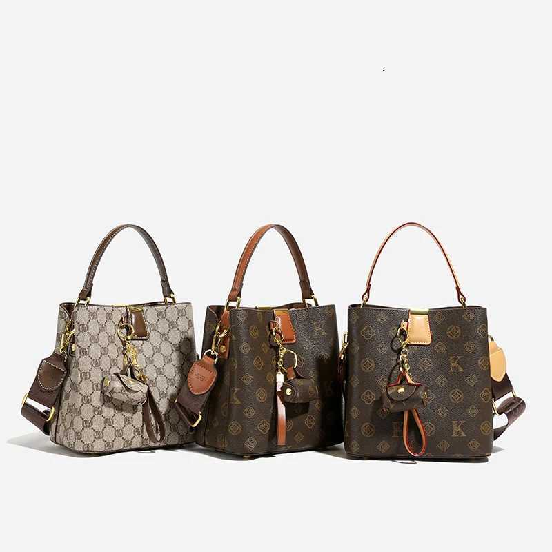 Luxury Brand Leather Handbags Women Tote Shoulder Bag Crossbody Messenger Famous Designer Popular Classic Elegant And FashionW251115