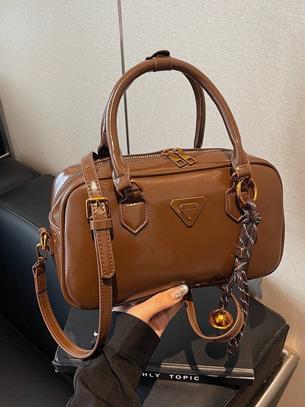 High end Small Women, New Styles in Autumn and Winter Hand held Pillow Retro Stylish Versatile Suitable for Commuting Cross - body Bags new design
