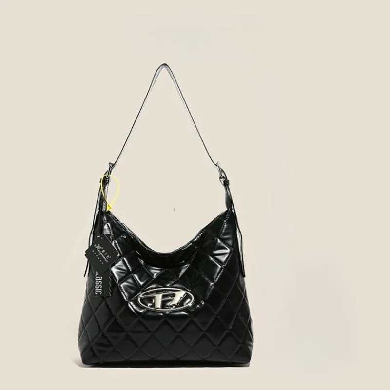 Versatile Womens Underarm Bag Exceptionally Adaptable Crossbody Shoulder Bag Retro Design For Business And Casual EnvironmentsW251115