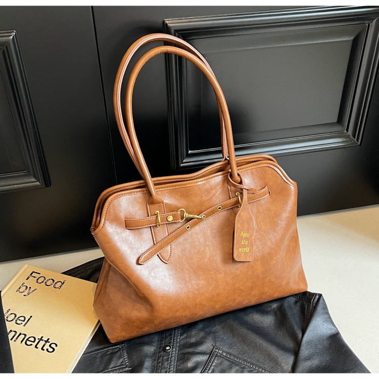 designer bag new Retro hand-held commuter bag, women's bag simple underarm bag high-end sense large capacity single shoulder bag