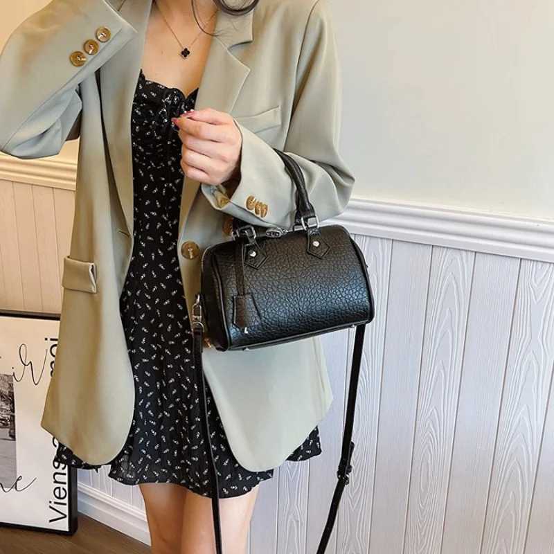 High-End Luxury Brand Ladies Crossbody Bag Fashionable Leather Elegant Crossbody Trendy Commuter Vintage Daily BagW251115