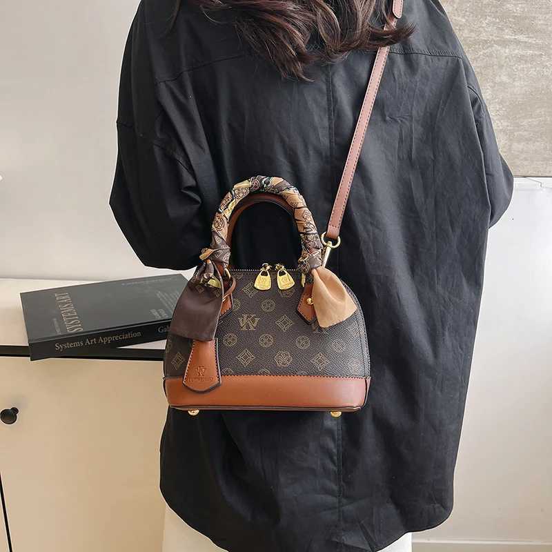 Elegant Ladies Tote Bags Leather Handbag Crossbody Design From Famous Designer Luxury Brand For Everyday UseW251115