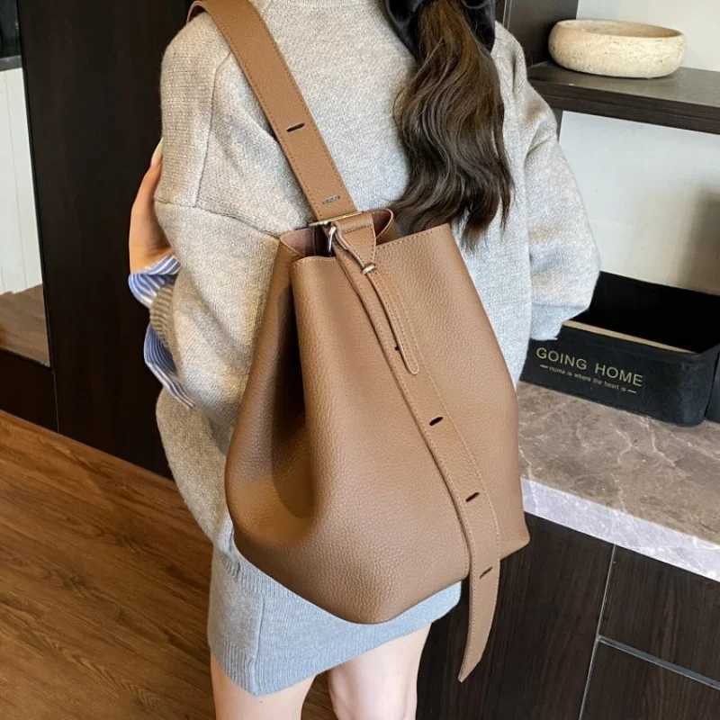 Popular Classic High-End Leather Womens Crossbody Bag Luxury Brand Fashionable Elegant Exceptional Craft Daily BagW251115