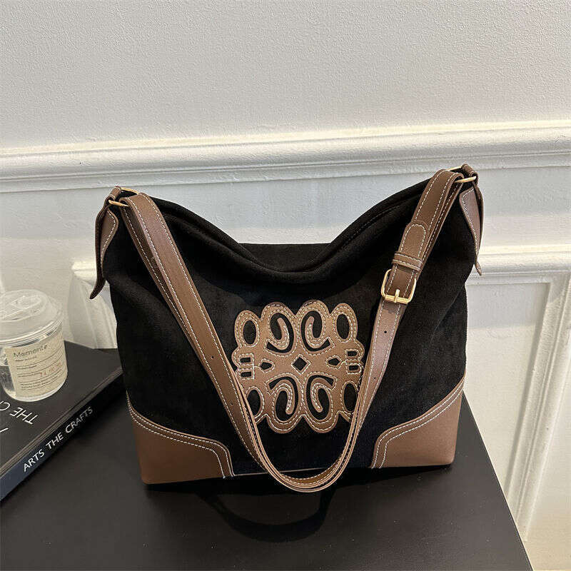 Commuter Large Capacity for Women 2023 New Deer Skin Velvet Underarm Bag, Small and Versatile Single Shoulder Tote Bag